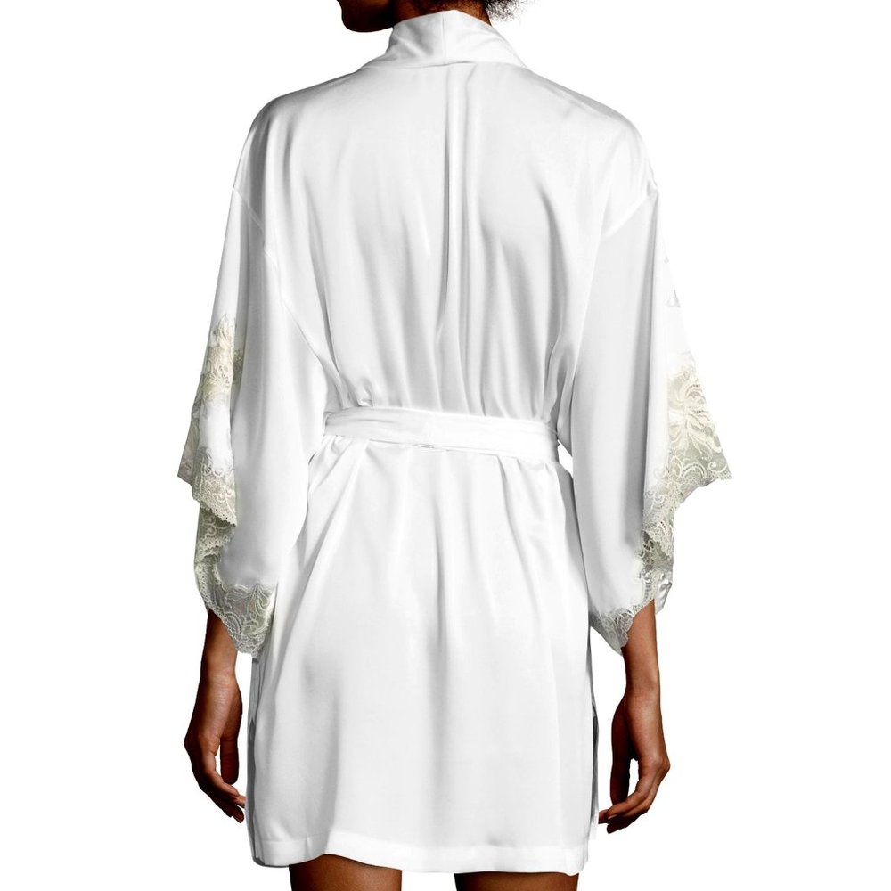 NEW Natori Women Chantilly Ivory Silver Lace Trim Sleeve Short Two Pocketed Robe - Picture 2 of 3